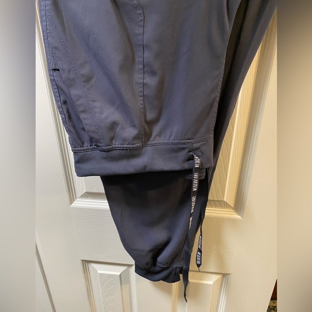 Medcouture Scrubs -XL Petite. Almost perfect!